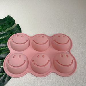 TEMU 1개 6구 해피 페이스 표정 실리콘 몰드, DIY 애호가를 위한 즐거운 표정 실리콘 몰드, 아로마테라피 캔들, 핸드메이드 비누, 클레이 및 기타 다용도 실리콘 몰드 제작에 적합. 새해 선물, 추수감사절 선물, 크리스마스 선물 제작에 적합. 세척이 쉽고 내열성