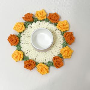 TEMU 수제 코바늘 장미 코스터와 화분 세트, 접이식 코바늘 레드 플로럴 코스터, 꽃 장식 아이템, 빨간 장미와 초록 잎, 차량 장식, 홈 코스터, 가정용 장식, 데스크탑 장식, 발렌타인데이 선물, 생일 선물, 독창적인 창의성, 선물용으로 이상적