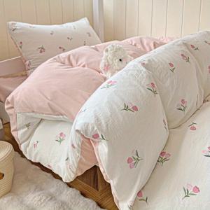 TEMU 풀 핑크 튤립 플로럴 패턴 스위트 앤 프레쉬 스타일 이불 커버 3pcs 세트 (이불 커버 1개 + 베갯잇 2개 조합) 화학 섬유 원단 부드럽고 세탁기 사용 가능 사계절 사용 가능 이불 솜 및 베개솜은 포함되어 있지 않습니다