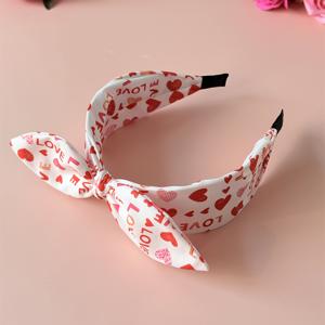 TEMU 달콤한 하트 모양 헤어밴드, 빨간 입술과 LOVE 프린트, 토끼 귀와 매듭 디자인 특징. 세면대에서 머리를 정리하는 데 완벽하며, 사진 촬영, 데이트에 적합한 간편하고 다재다능한 액세서리입니다.