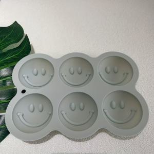 TEMU 1개 6구 해피 페이스 표정 실리콘 몰드, DIY 애호가를 위한 즐거운 표정 실리콘 몰드, 아로마테라피 캔들, 핸드메이드 비누, 클레이 및 기타 다용도 실리콘 몰드 제작에 적합. 새해 선물, 추수감사절 선물, 크리스마스 선물 제작에 적합. 세척이 쉽고 내열성