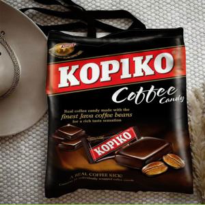 TEMU Kopiko 커피 캔디 프린트 캔버스 토트백, 대용량, 스타일리시하고 활용도 높음, 일일 출퇴근, 쇼핑, 수업 및 기타 상황에 적합. 넓은 입구 디자인으로 넉넉한 내부 공간을 제공하여 책, 노트북, 일상용품을 쉽게 휴대할 수 있음. 크리스마스, 할로윈, 새해 또는 생일 선물용으로 이상적