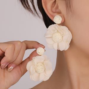 TEMU 여성을 위한 우아하고 달콤한 동백 겨울 귀걸이 한 쌍, 축제, 생일, 데이트, 댄스 파티, 연회, 결혼식, 파티, 휴가, 쇼핑에 적합