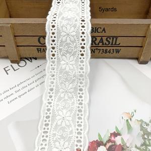 TEMU 2야드의 고급스러운 플로럴 레이스 트림, 러플 엣지 디자인, 폭 4.5cm (1.77인치), 화이트 & 베이지 색상. 의류, 홈 데코, 웨딩, 생일, 테이블보, 커튼, 셔츠, 스커트 등 다양한 프로젝트에 적합