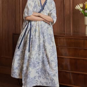 TEMU 신상 미디 기장 파자마 원피스, 패드형 브라 내장, 블루 앤 화이트 플로럴 프린트, 매듭식 기모노 스타일 가운, 부드럽고 피부 친화적인 신선한 파storial 스타일