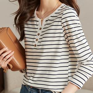 TEMU V 넥 긴팔 티셔츠 - 슬림핏, 중간 신축성 소재 & V 넥 칼라가 있는 화이트 블라우스, 봄/가을 워드로브 필수 아이템, 오피스 또는 캐주얼 웨어, 봄철 사용 불가