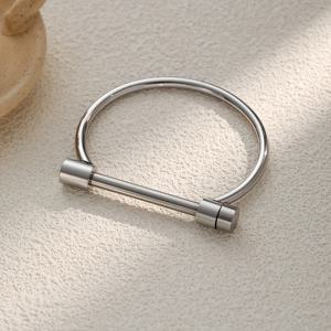 TEMU 여성용 고딕 & 힙합 액션 잠금 팔찌 - 컬러 옵션, 내구성 있는 터닝 스타일 메커니즘, 전원 없이 사용 가능한 캐주얼 & 포멀 웨어 일상 주얼리, 사계절 활용 가능 커프 (다양한 색상 제공)