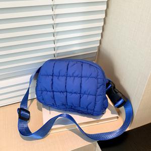 TEMU 여성용 숄더백, 가을 겨울용 다용도 로마스 퍼프 숄더백, 대용량, 핸드백 및 숄더백 겸용. 도파민 컬러 매칭, 한국식 걸리백, 데일리 커뮤트 및 휴가용. 블랙, 화이트, 핑크, 로즈 레드, 블루, 옐로우, 브라운, 그린 8가지 컬러 옵션