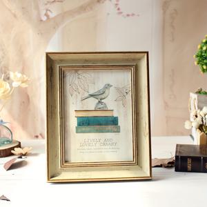 TEMU 4X6, 5X7, 6X8 사이즈로 제공되는 빈티지 사진 프레임입니다. 러스틱한 미학을 위해 디자인되었으며, 가로로 또는 세로로 보이도록 디스플레이할 수 있습니다. 벽걸이 또는 탁상에 사용하기에 적합하며, 가정 및 사무실 장식에 이상적입니다.