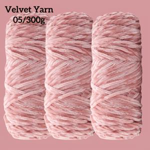 TEMU 3팩 소프트 벨벳 쉐닐 얀 스키엔 - 롤당 100G, 총 300G, 멀티 컬러 뜨개질 및 코바늘 뜨개질 - 스웨터, 스카프, 모자, 플러시, 가방, 질감 있는 소재, 빨간색 실, 흰색 실, 검은색 실을 위한 초보자 친화적인 공예 얀