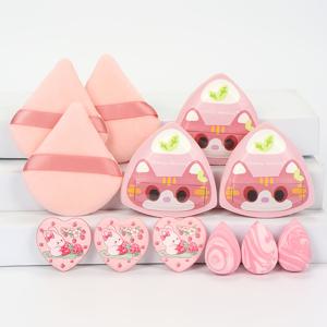 TEMU 오니기리 캣 12개 세트, BB크림, 리퀴드 파운데이션, 컨실러 블렌딩용 뷰티 메이크업 스펀지. 국소적인 잡티와 기미 커버에 특히 적합하며, 눈가, 콧등, 입가의 정밀한 컨투어링에 더 탁월함. 건식에서 습식으로 겸용 사용 가능한 파운데이션 메이크업 스펀지로, 젖으면 부풀어 오름, 라텍스 프리, 모든 피부 타입에 적합