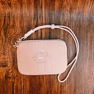 TEMU “바레렛 토끼” 자수 여권 홀더 – 한국 스타일 귀여운 토끼 여행용 정리함, 현금 포켓 및 지퍼 잠금. 패셔너블하고 내구성이 뛰어난 휴대용 파우치, 여행 및 일상 사용, 여성 캐주얼 스타일 지갑, 문구류