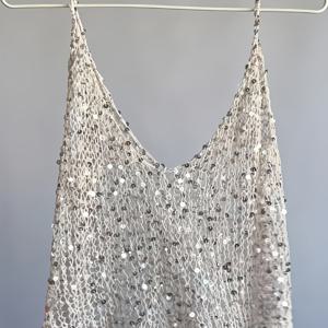 TEMU 스팽글 홀아웃 캐미솔, V넥 비치 가운, 해변 분위기 연출을 위한 필수 아이템, 휴가용, 매일 입는 섹시한 레이어링 아우터웨어, 휴가 의상, 음악 페스티벌, 바닷가 휴가, 파티 의상