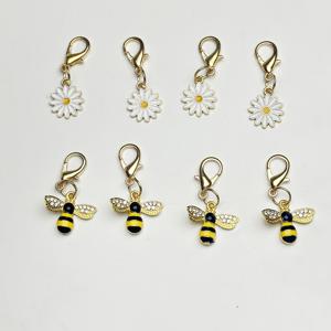 TEMU 8개/세트 Y2K 라인스톤 작은 벌 드립 오일 작은 벌 & 데이지 신발 장식, 스니커즈 및 부츠용 분리 가능한 아연 합금 장식, 발렌타인데이 및 추수감사절 선물로 완벽, 신발 장식 장식