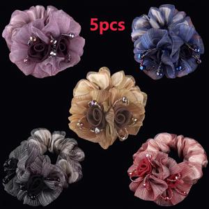 TEMU 5개 세트의 새로운 가을/겨울 메시 꽃 헤어 타이. 빈티지 스타일의 우아한 패브릭 장미 꽃으로 번 헤어 스타일, 포니테일 홀더 및 헤어 타이로 적합하며, 일상복 및 축제 파티에 적합합니다.