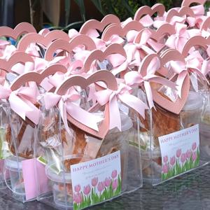 TEMU 핑크 하트 PVC 투명 토트백 3.8 여성의 날 어머니의 날 튤립 카드 케이크 디저트 부케 선물 가방 16개 세트, 선물 가방, 리본, 카드 포함