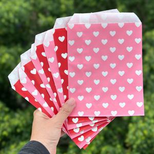 TEMU 발렌타인데이 하트 플랫 종이 선물 가방 50개, 핑크 & 레드 하트 패턴 디자인, 손잡이 없는 평평한 바닥 가방, 로맨틱 파티, 결혼식, 약혼, 기념일, 브라이덜 샤워, 부티크 포장, 휴일 행사용