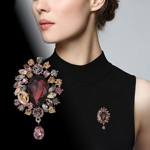 TEMU 1개 레트로 비즈 브로치, 우아한 여성용 핀, 스카프, 드레스, 코트, 가방 및 기타 장면의 장식을 위해 적합합니다. 연휴에 연인, 친구, 가족 구성원 또는 동급생을 위한 이상적인 선물입니다.