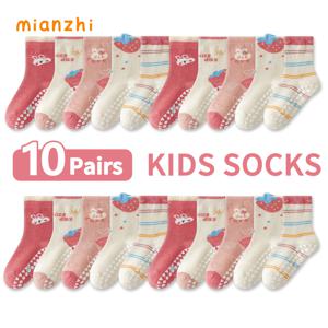 TEMU MIANZHI 만화 디자인 핑크 딸기 토끼가 특징인 플로어 삭스 10켤레 세트. 남아 여아 모두에게 적합하며, 걸음마를 배우는 아기에게 완벽합니다. 부드러운 밑창과 미끄럼 방지 기능으로, 일상적인 캐주얼 웨어에 이상적입니다.