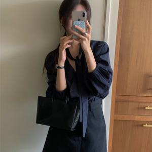 TEMU 기품 있는 비정형 디자인 홀터넥 깃털 장식 V넥 셔츠 루즈핏 슬림핏 캐주얼 퍼프 슬리브 여성용 셔츠