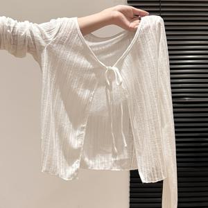 TEMU 봄, 여름에 이 가벼운, 쉬어 화이트 가디건을 여성을 위한 오픈넥으로 결합하세요. 이건 긴팔 티셔츠의 새로운 디자인입니다.