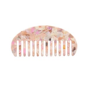 TEMU 휴대용으로 편리하고 스타일리시한 반원형 빗입니다. 마블 패턴의 아세트산 소재로 제작되었으며, 정전기 방지 기능이 있어 휴일 선물로 완벽합니다.