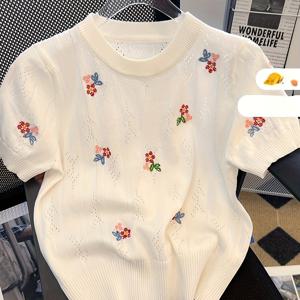 TEMU 여성용 꽃 자수 반팔 풀오버 탑 - 라운드 넥 봄 여름 블라우스, 생동감 있는 꽃 디자인, 중간 신축성 & 세탁기 사용 가능 우아한 캐주얼 셔츠, 젊은 매력, 비침 방지 원단