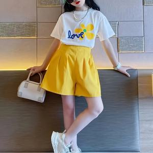 TEMU 여아용 투피스 세트, 여름 캐주얼 스포티 플로럴 프린트 반팔 + 솔리드 컬러 블룸 쇼츠 아웃핏 (중대형 사이즈), 야외 활동에 완벽한