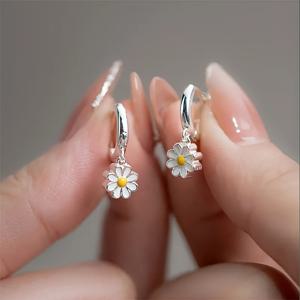 TEMU 데이지 드롭 귀걸이, 핸드페인팅 꽃잎 디자인, 브런치 & 가든 파티용 가벼운 무게, 민감한 귀에 적합한 저자극성