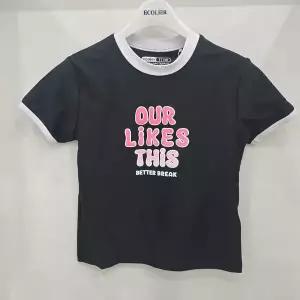 [에꼴리에]그라 레터링 3부 래쉬가드티(25B0458)_US