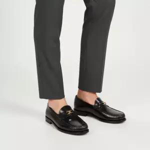 셀린느 LUCO TRIOMPHE LOAFER IN POLISHED BULL 334773602C 38NO) 루코 트리옹프 로퍼)