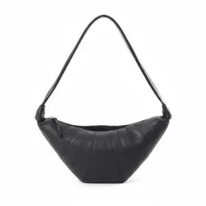 르메르 26SS MEDIUM CROISSANT BAG BG0001 LL0018 999) 미디움 크루아상 백)