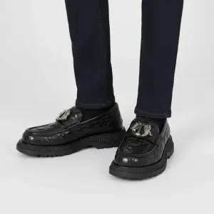 DIOR BUFFALO 로퍼 3LO143ZZP 900)