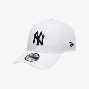 [뉴에라] MLB 뉴욕 양키스 블랙 온 화이트 볼캡 옵틱 화이트_14205832