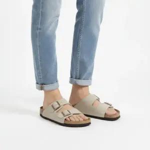 버켄스탁 26SS 취리히 스웨이드 타우페 공용 샌들 0050463 TAUPE