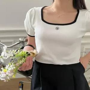 [루엣] MADE 써클 스퀘어넥 로고 자수 배색 반팔 니트