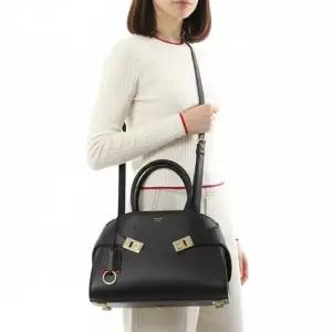페라가모 SALVATORE FERRAGAMO 26SS 허그 핸드백 M 215608 767814)
