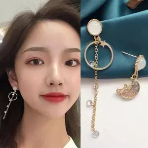 [하프클럽/]여자 실버침 언발 드롭 스타 큐빅 귀걸이