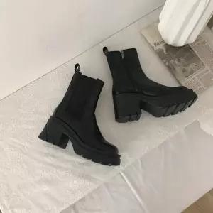 코스프레 여성 플랫폼 앵클부츠 통굽워커 10대 지퍼부츠 7.5cm