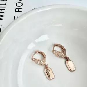 40대여성 꼬임 평민자 딸랑이 이어링 골드 18k
