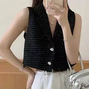 여성크롭조끼 카라 패션룩 베스트 민소매 조끼 민소매카라조끼 여성 크롭 여름