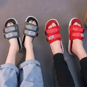 스트랩샌들 남여공용 커플샌달 여름슬리퍼 슬리퍼 여름 에나멜 샌들 쪼리