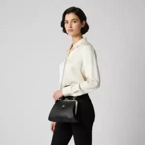 비비안웨스트우드 26SS GRANNY FRAME PURSE 4B010007W S0021 N401) 사피아노 플레인 프레임 펄스 백)