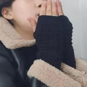 암워머 꽈배기 니트 핸드워머 손토시 블랙