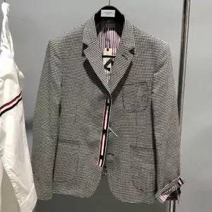 톰브라운 일본 한정판 프레피룩 숏블레이져 클래식 체크쟈켓(전사이즈 구매가능)