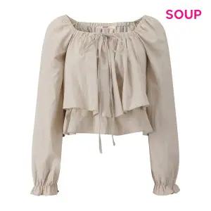 [롯데백화점]SOUP 더블 프릴 타이 셔링 블라우스 S63LS10