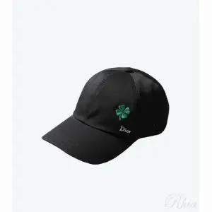 [DIOR]디올 클로버 모티프 블랙 베이스볼 캡 154953192