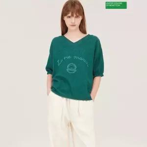 베네통 [아울렛] 셔링 자수 브이넥 니트 BAKPA7631