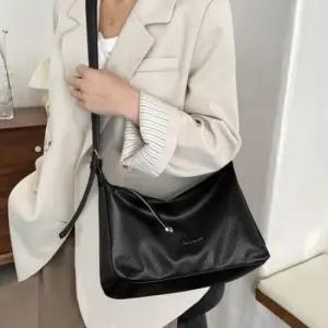 여름가방 커플가방 에코백 데일리 쇼퍼백 텀블러백 레더 빅숄더백 비치백