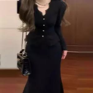 포뇨 니트 원피스 가을 여성블랙 가을옷 향기 벌 이른 OPH3